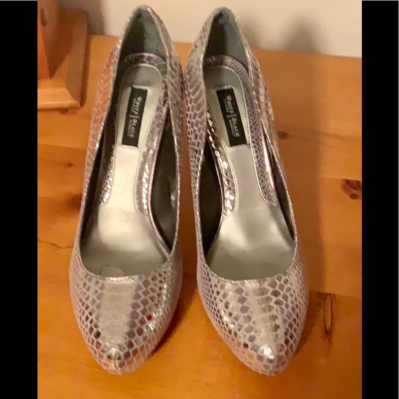 White House Black Market Heels - Picture 7 of 8